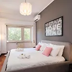 Elegante Appartamento Con 3 Camere Da Letto Vicino Il Centro