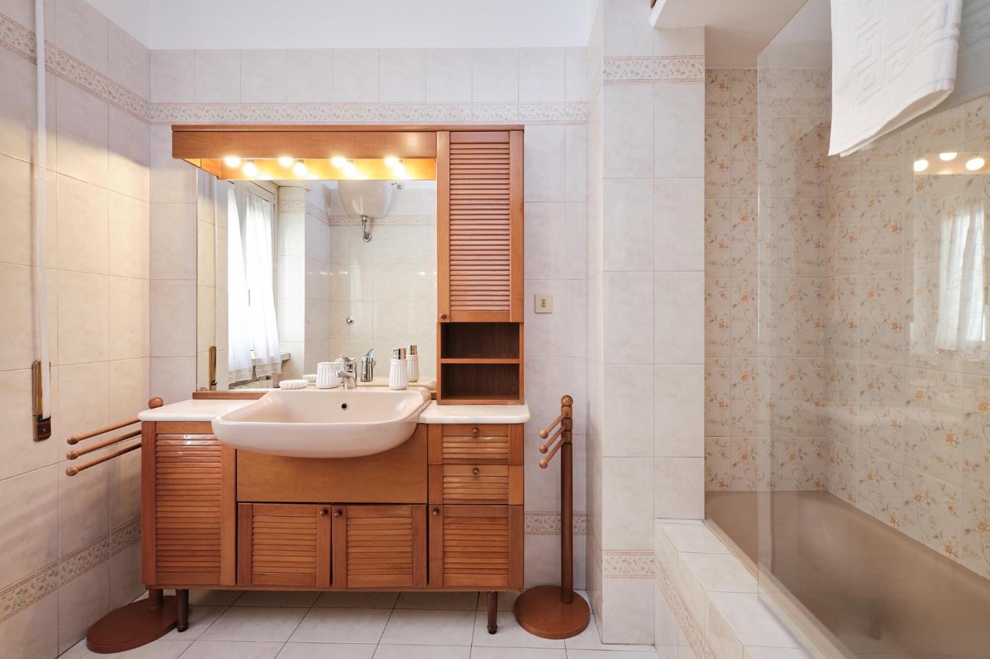 Elegante Con 3 Da Letto Vicino Il Centro Apartment *
